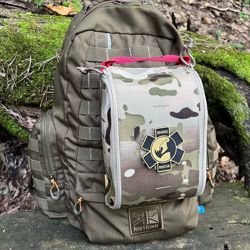 Diseño negro del kit IFAK