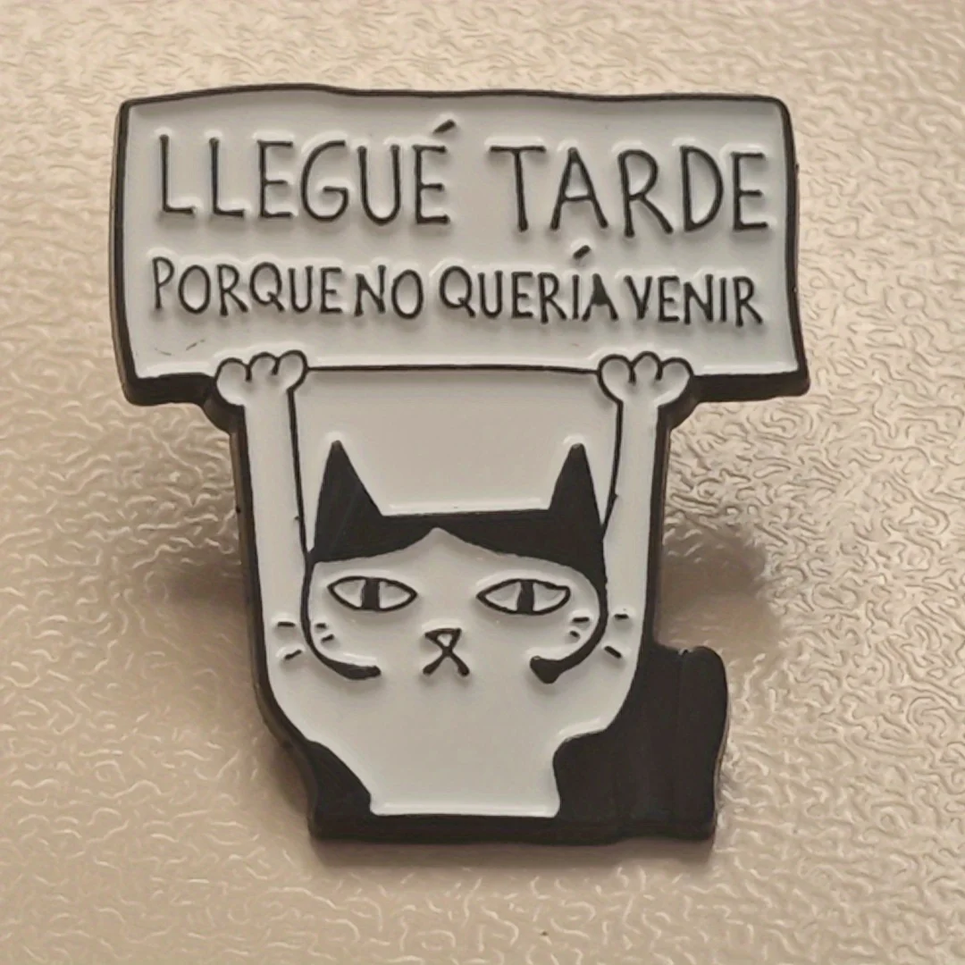 Broche táctico metálico de gato para chaqueta y mochila - imagen 4