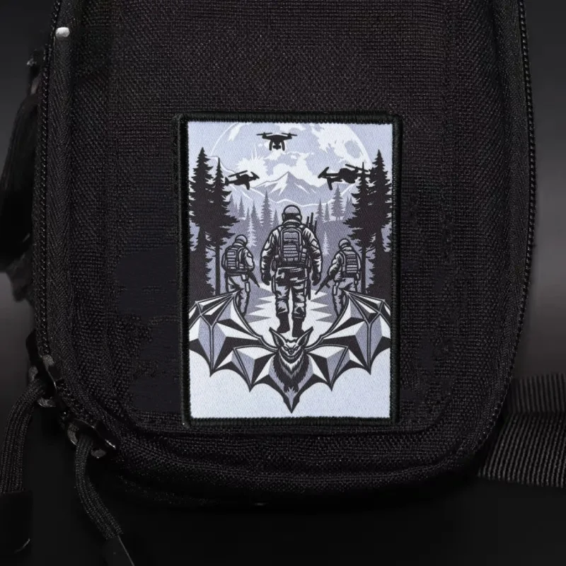Parche Táctico Brigada Nocturna rectangular con velcro para insignia - imagen 4