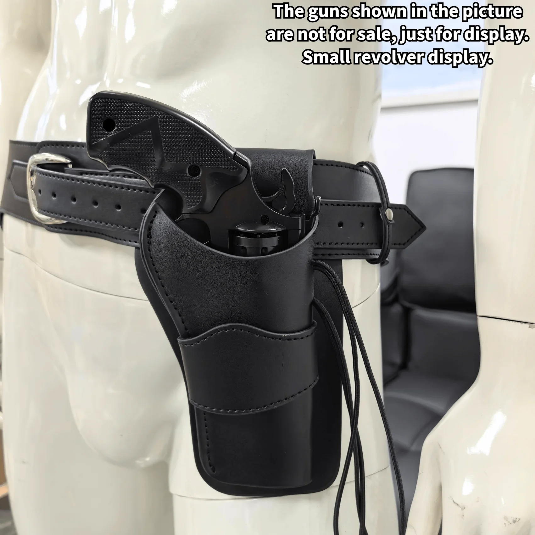 Vista del porta pistola y bolsa para cargadores