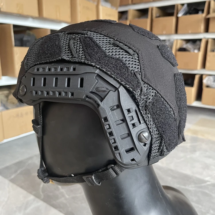 Detalle de la colocación de la cubierta sobre el casco