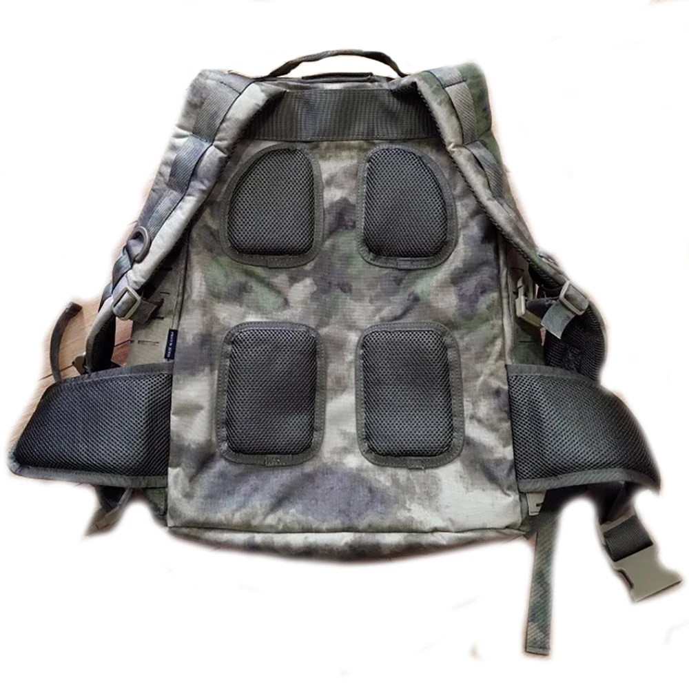 Mochila táctica MOLLE para senderismo y camping con sistema multicapa
