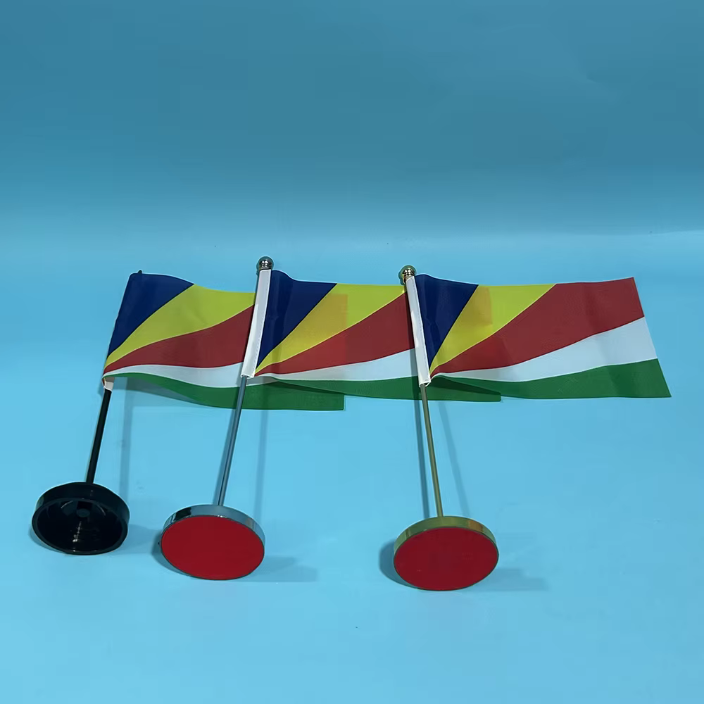 Detalle del mástil y base para bandera de escritorio