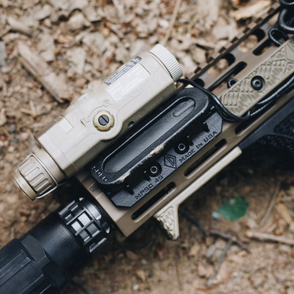 IRREGULARS soporte de montaje M-LOK PEQ para interruptor tipo cinta - imagen 3