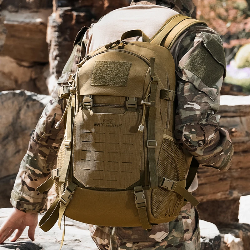 Mochila táctica Molle grande para senderismo y montañismo - imagen 4