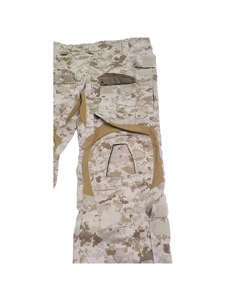 Camuflaje y bolsillos en pantalón