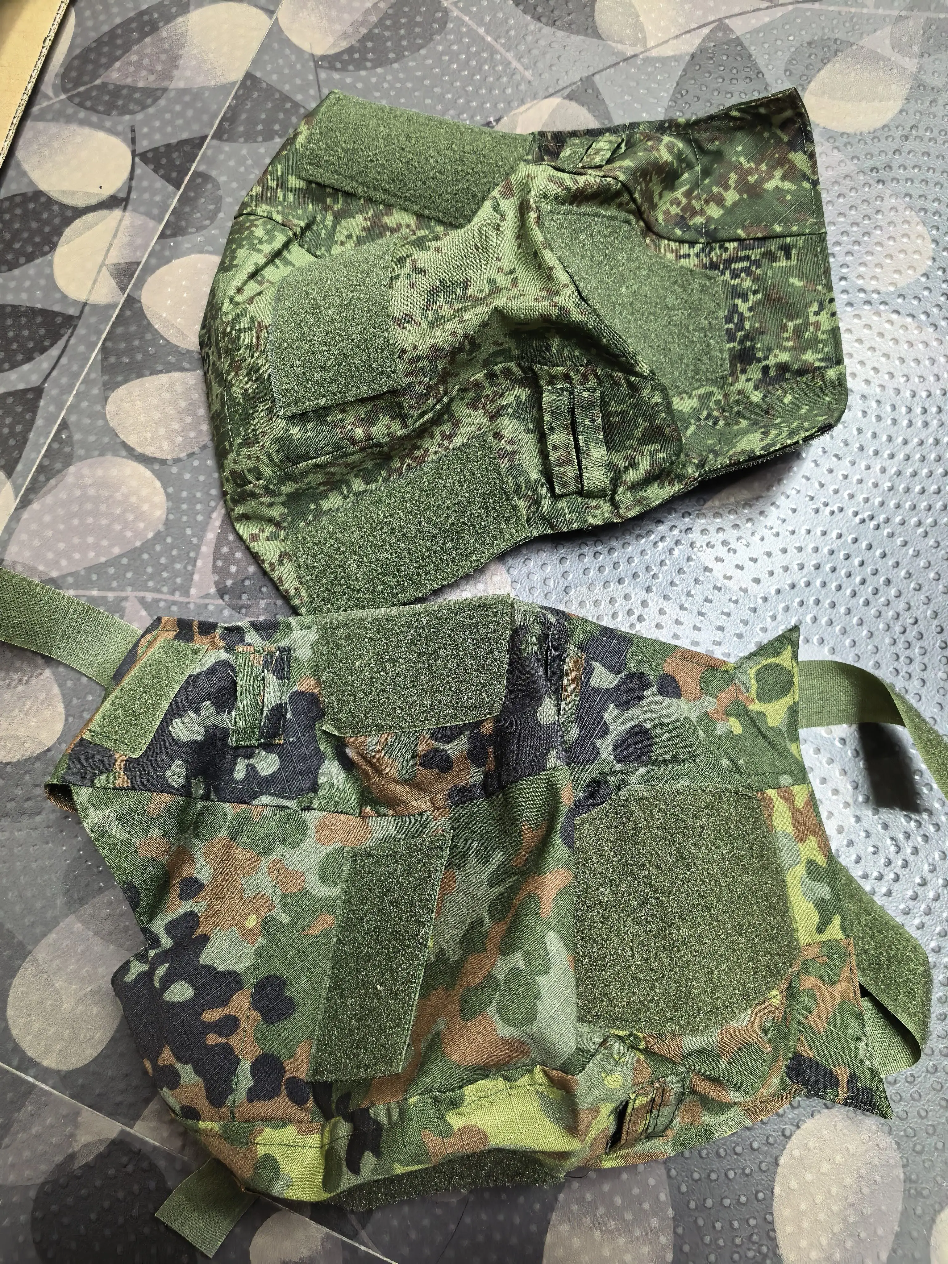 Funda táctica camuflada para casco