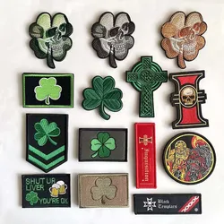 Parche bordado táctico calavera y trébol de cuatro hojas