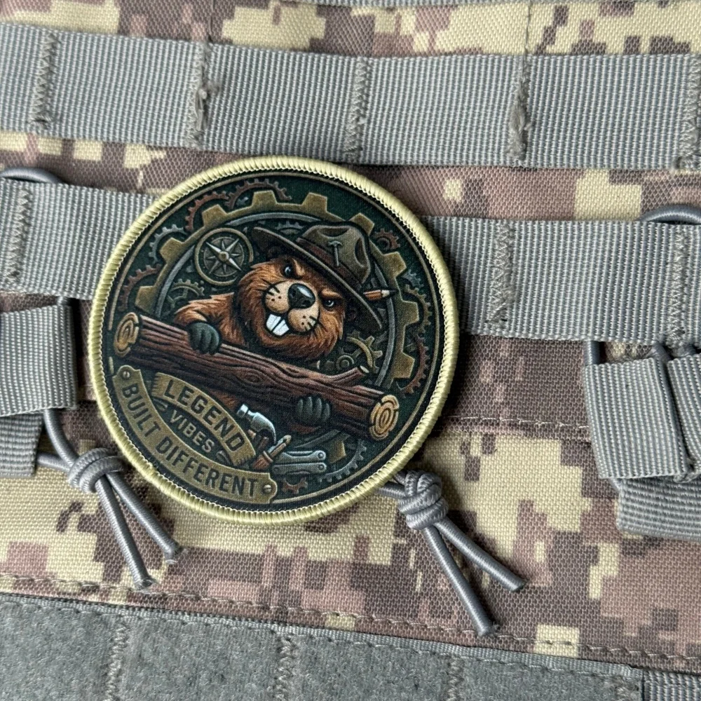 Parche táctico BUILT DIFFERENT insignia Beaver impresa con velcro - imagen 5