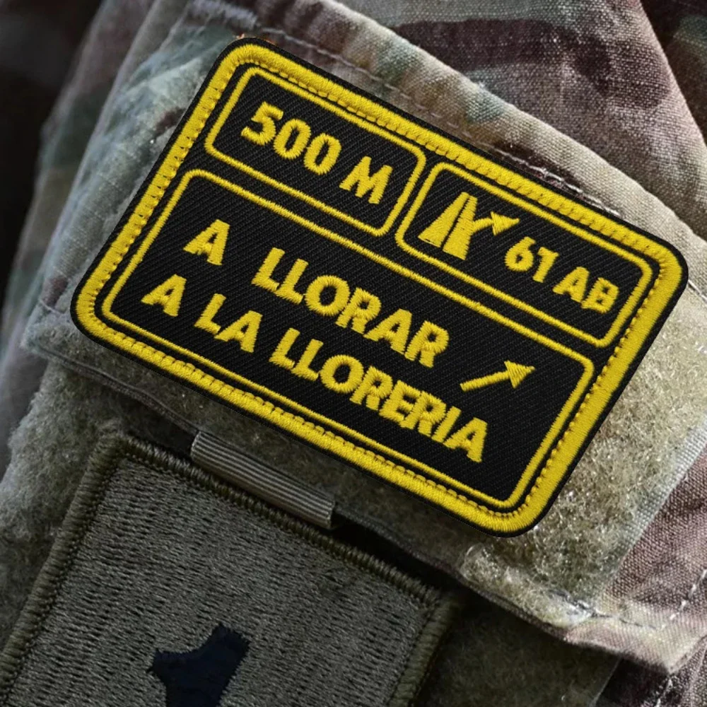 Parche morale bordado A LLORAR – Velcro táctico para uniforme - imagen 5