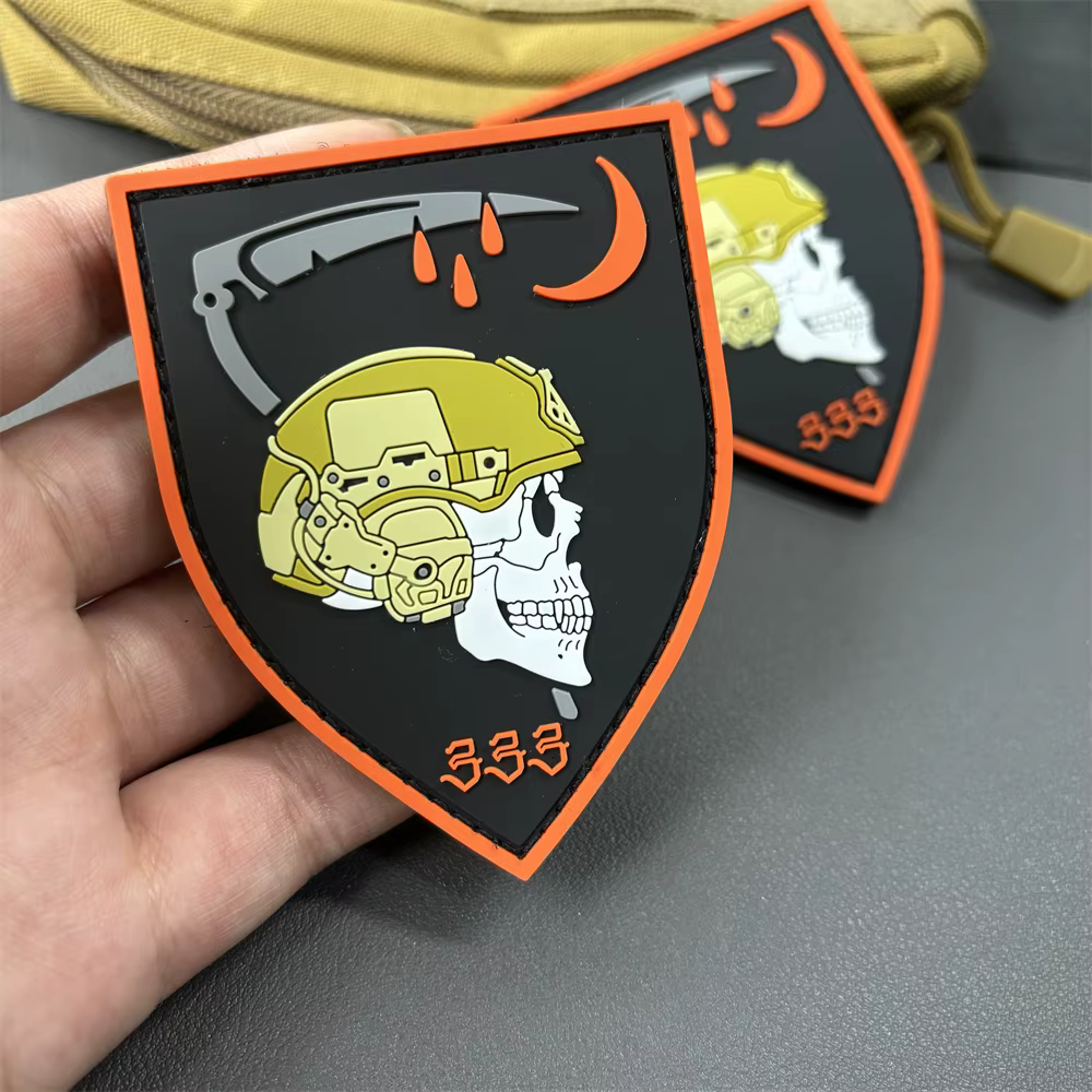 Parche táctico PVC esqueleto ruso con velcro para casco militar - imagen 3