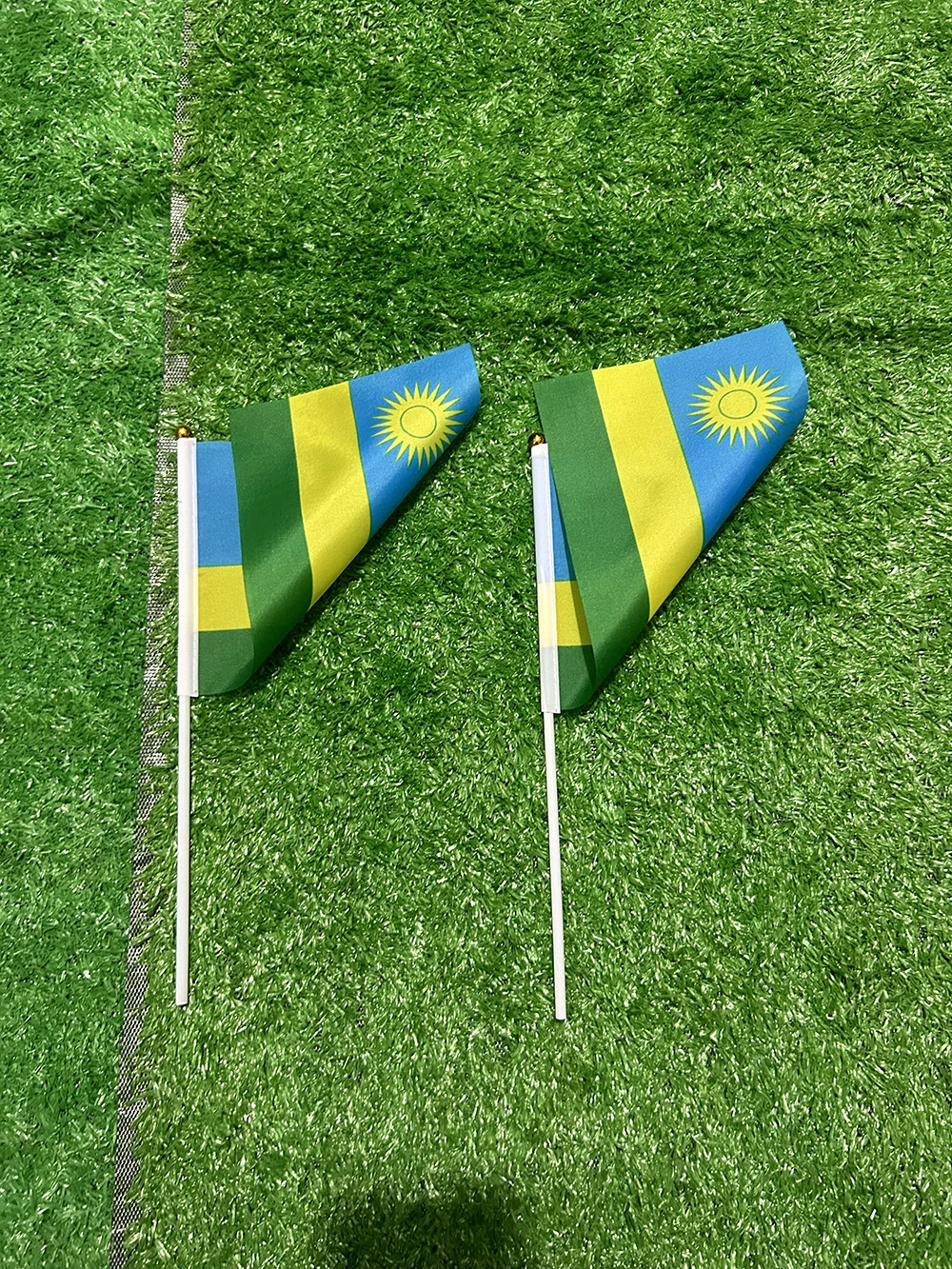 Bandera de Ruanda de poliéster con asta de plástico para hogar - imagen 5