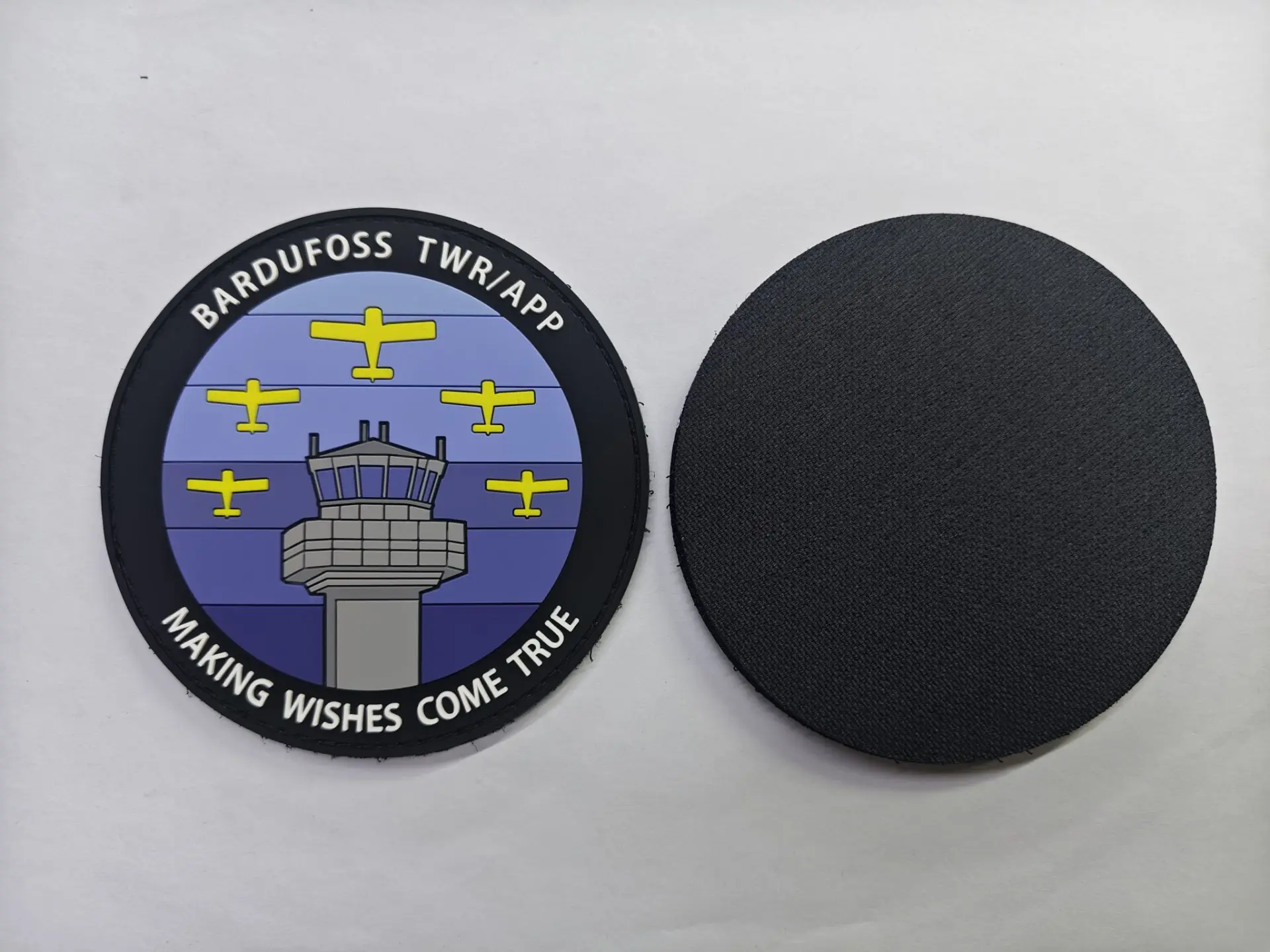 Ejemplo de combinación de varios parches en una gorra