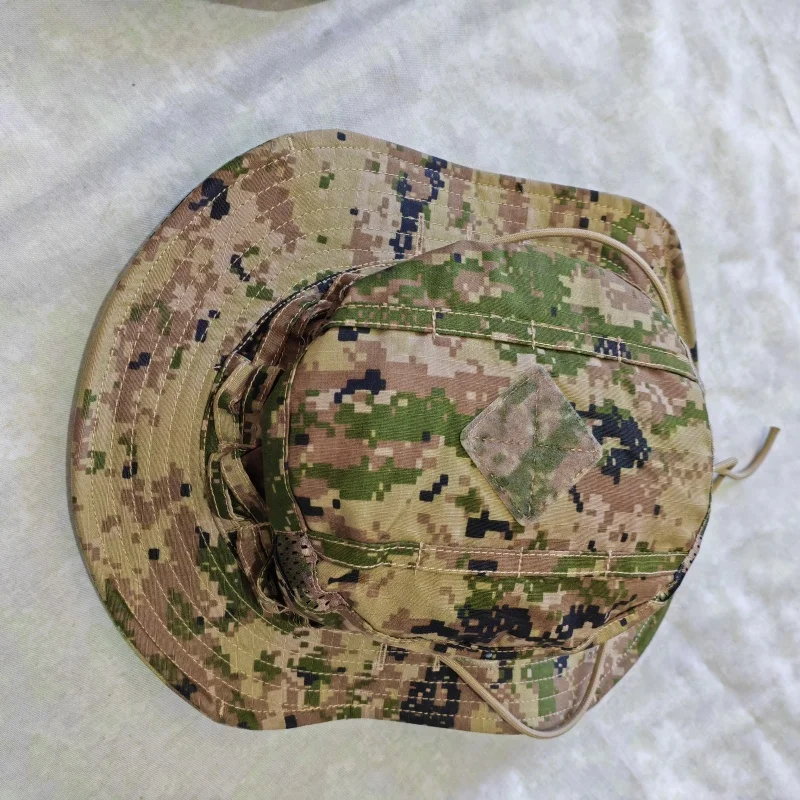 Gorro de estilo camuflaje en color canadiense