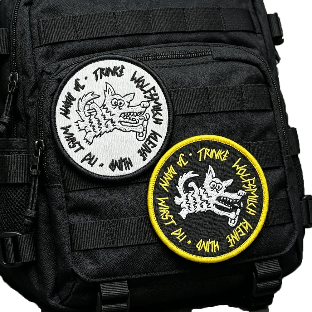 Trinke Wolfsmilch: Parche bordado lobo punk biker con gancho - imagen 4