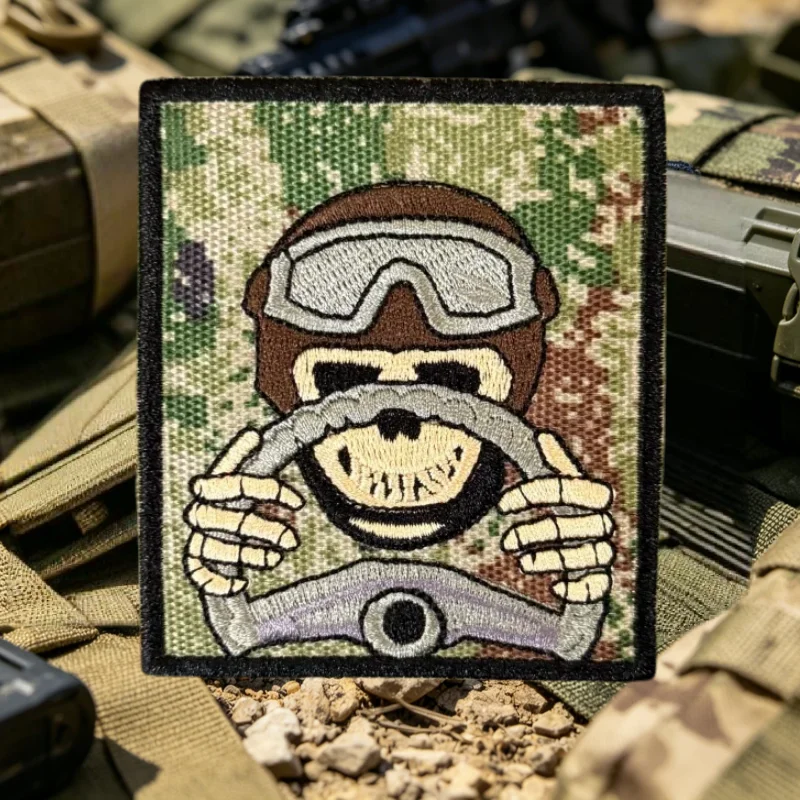 Parche táctico bordado calavera mono con velcro para mochila