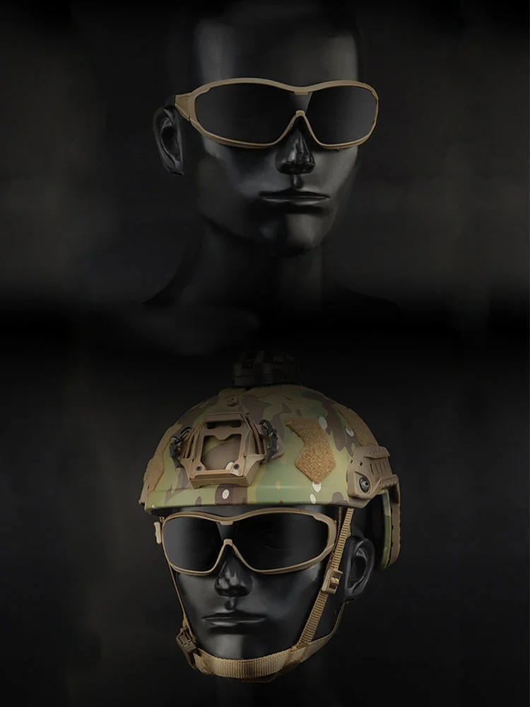 Gafas tácticas TACTIFANS en uso