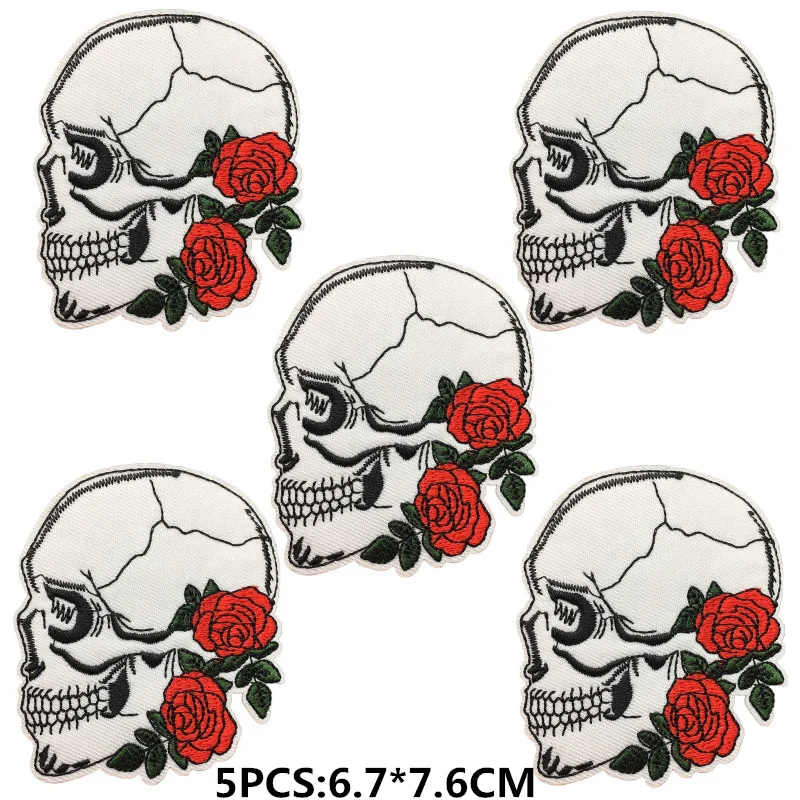 Calavera rosa detalle bordado