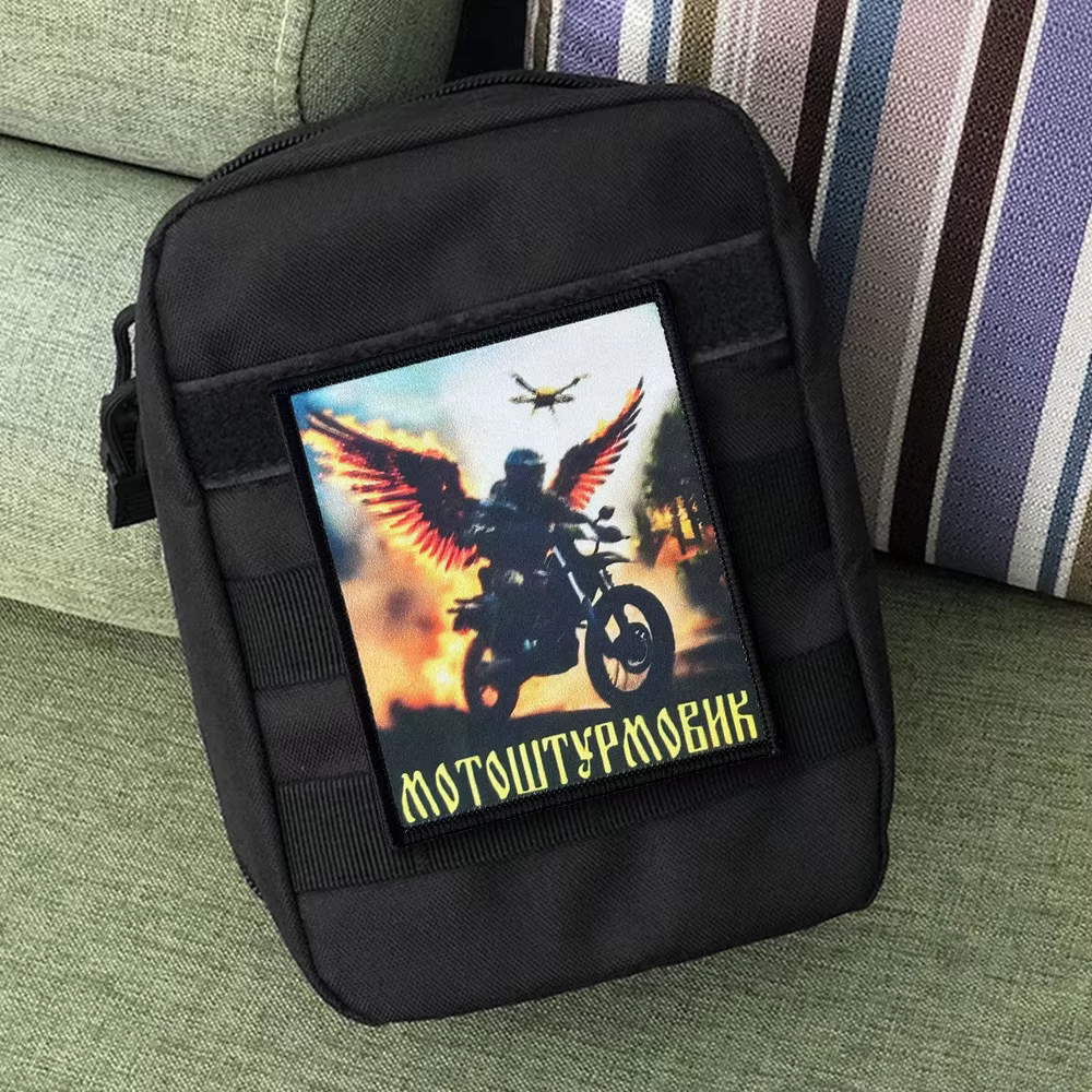 Aplicación del parche sobre mochila