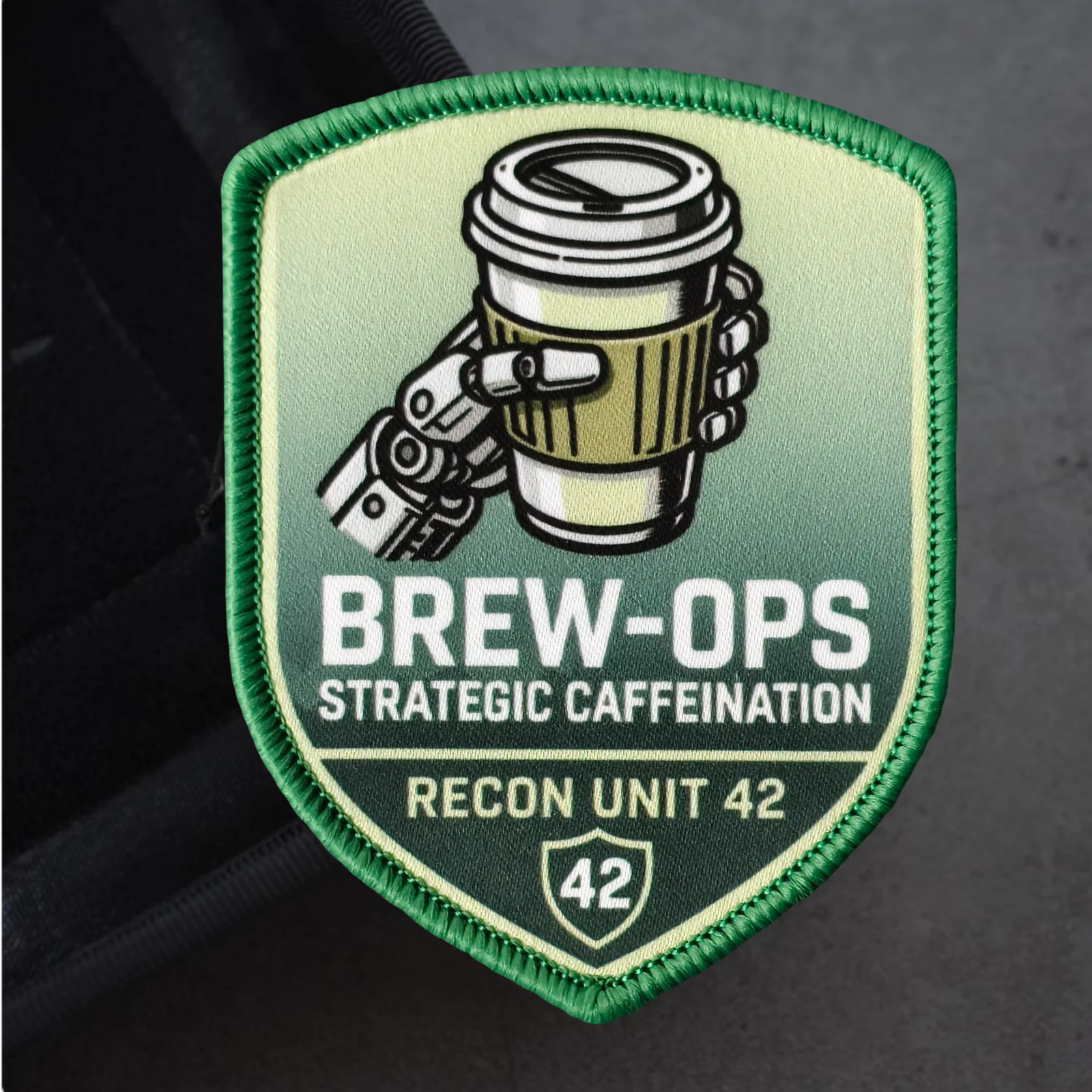 Parche táctico Caff-Ops de taza mecánica con cierre de velcro - imagen 2