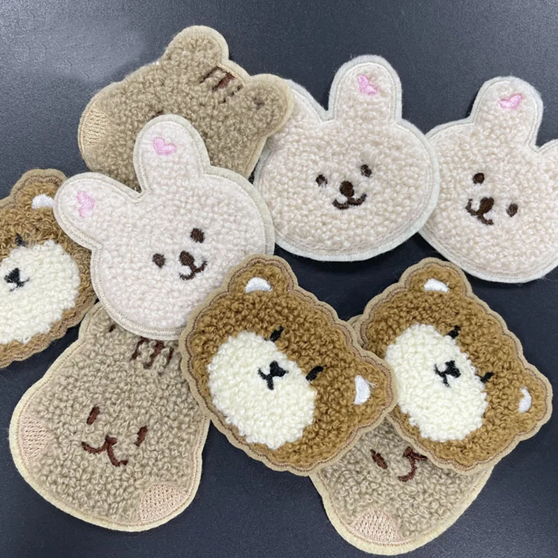 Parches bordados estilo chenilla de conejo y oso