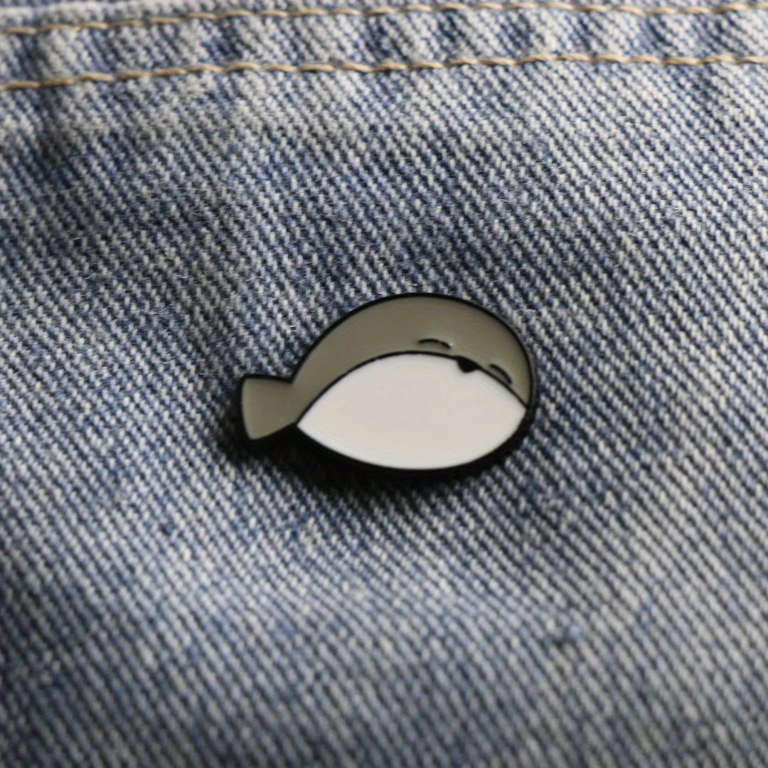 Pin esmalte tiburón dibujo animado para chaqueta y mochila