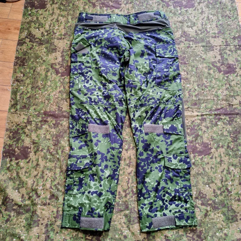 Pantalón completo visto desde atrás