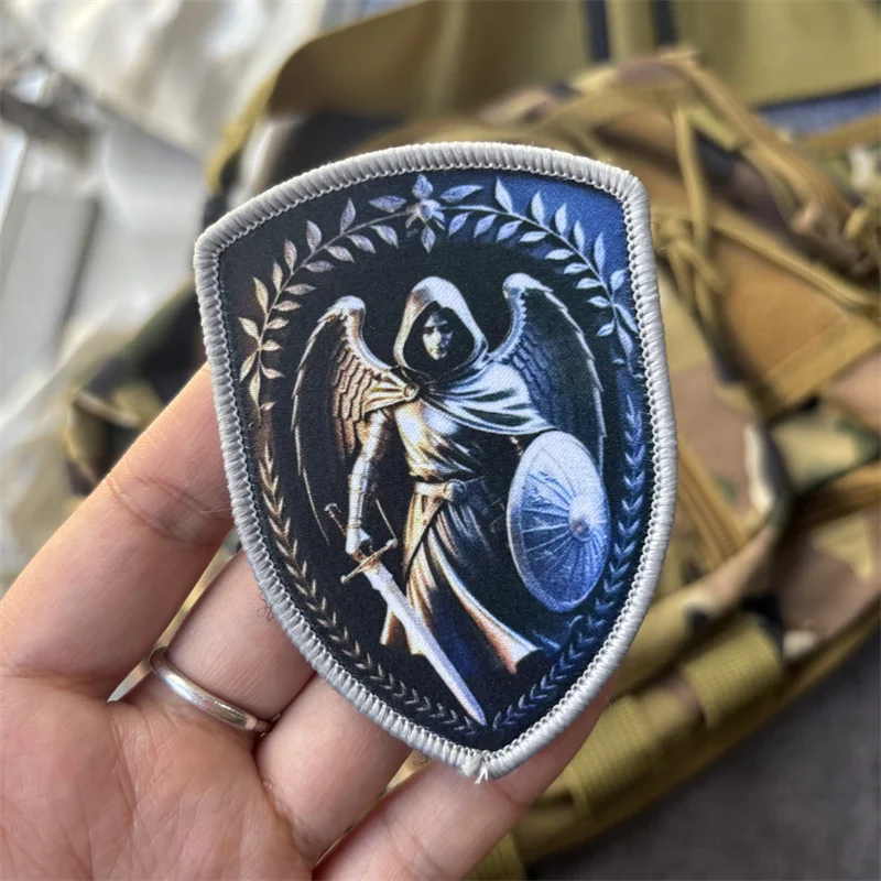Parche táctico con estampado de ángel para gancho y bucle - imagen 2
