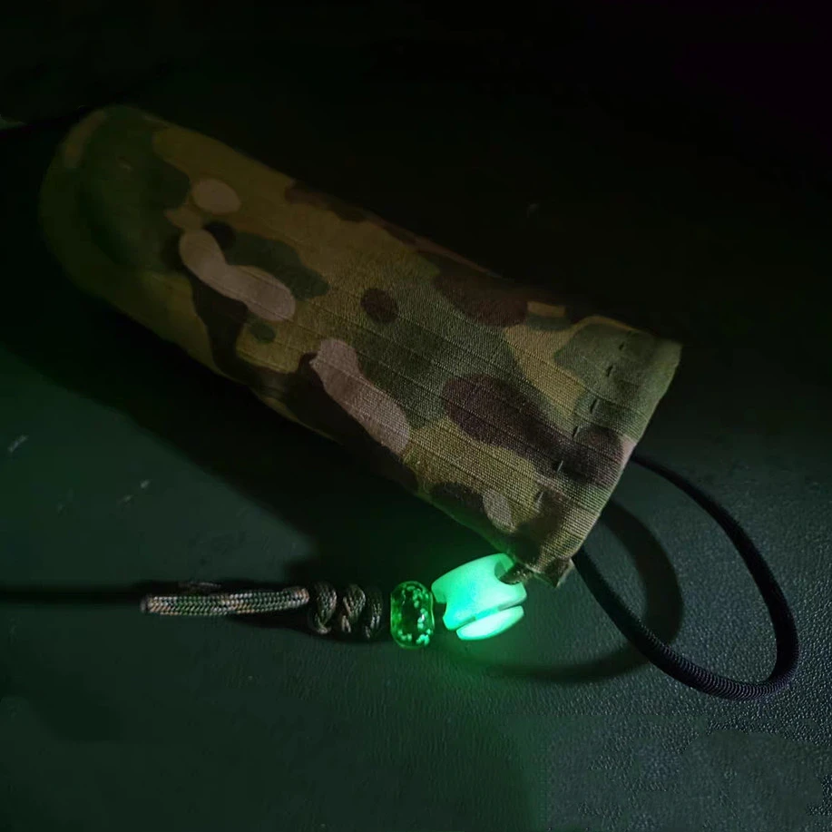 Hebilla táctica luminosa nariz de cerdo para paracord con bloqueo EDC - imagen 3