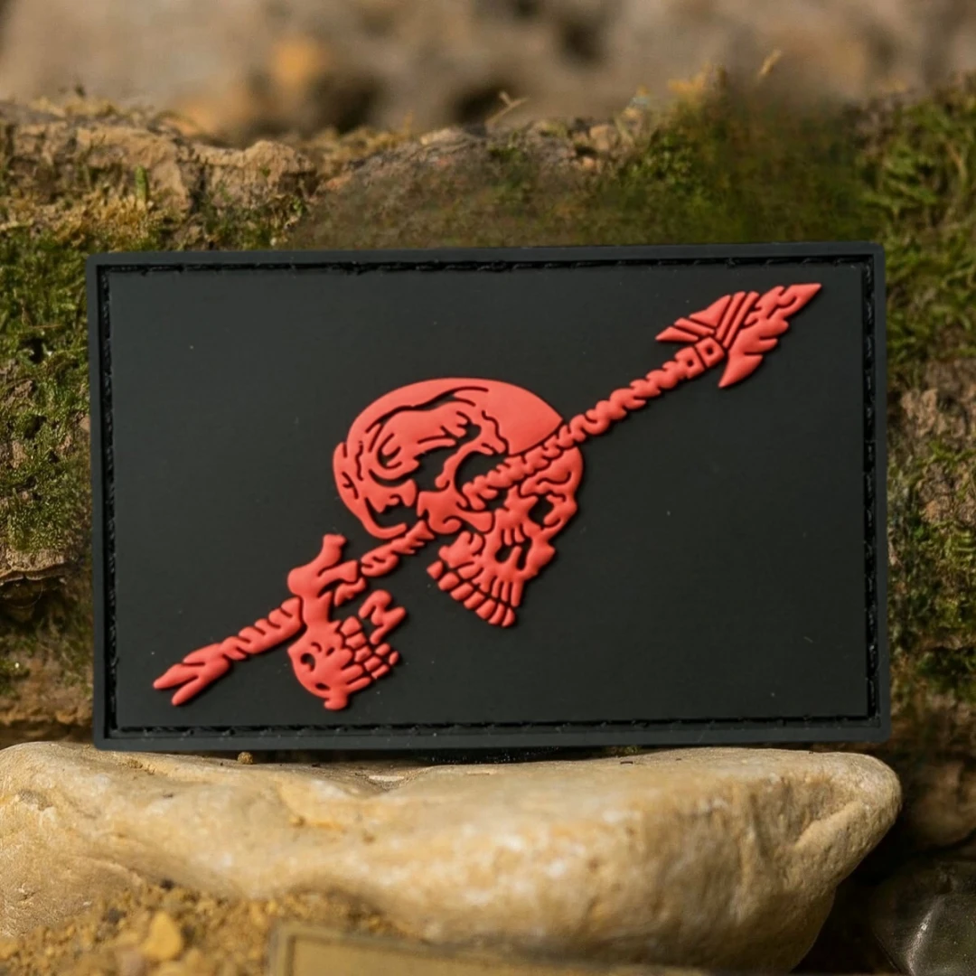 Parche táctico PVC 3D Red Skull Arms – Gancho y bucle militar - imagen 3