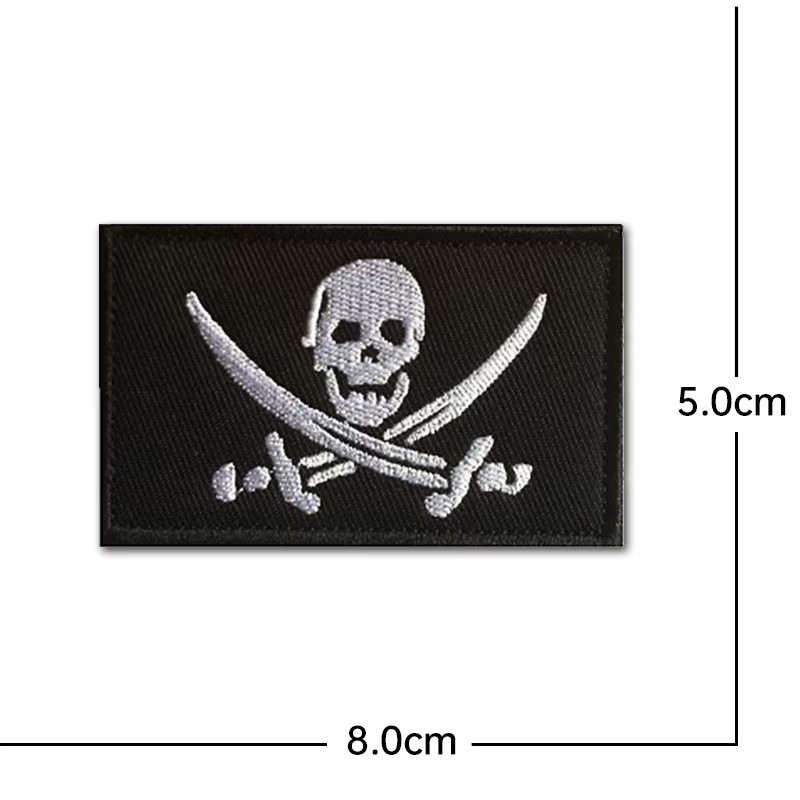 Parche táctico bordado calavera blanco negro con velcro - imagen 5