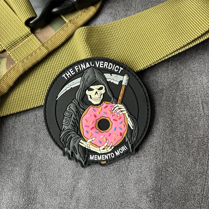 Parche táctico 3D PVC Memento Mori – velcro para mochila y ropa - imagen 4