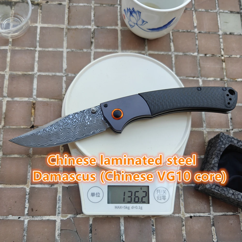 Cuchillo utilitario con acabado Damasco y conjunto de mango