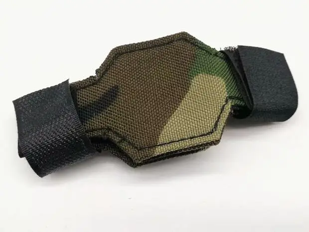 Funda protectora táctica para reloj abatible en nailon AOR2