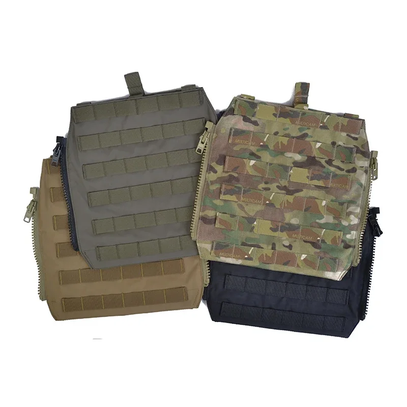 Panel trasero con cremallera y detalle MOLLE