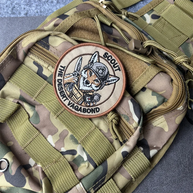 Parche táctico bordado lobo militar con velcro para mochila o ropa - imagen 2