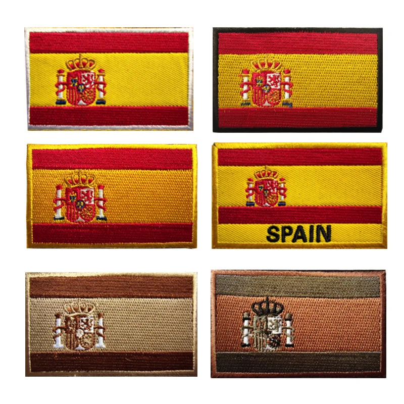 Parche de bandera de España aplicado en una mochila táctica