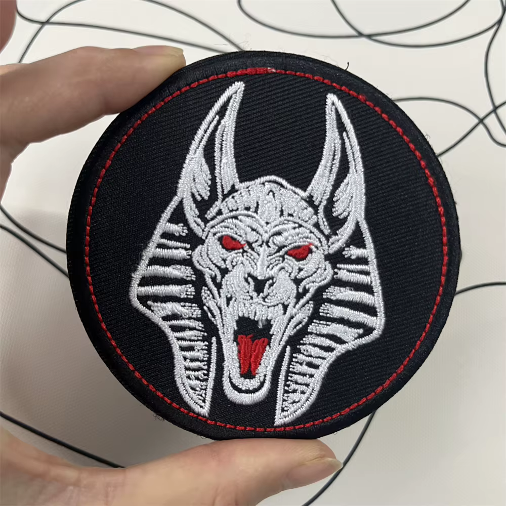 Chevron Anubis parche MOLLE bordado gancho y bucle insignia táctica - imagen 2
