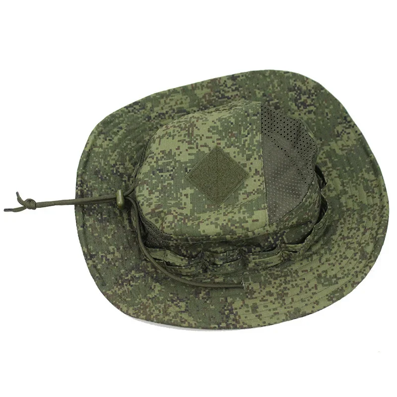 Sombrero Boonie en uso durante actividad al aire libre