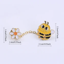 Bee & Daisy broche con cadena amarillo-negro – estilo primavera