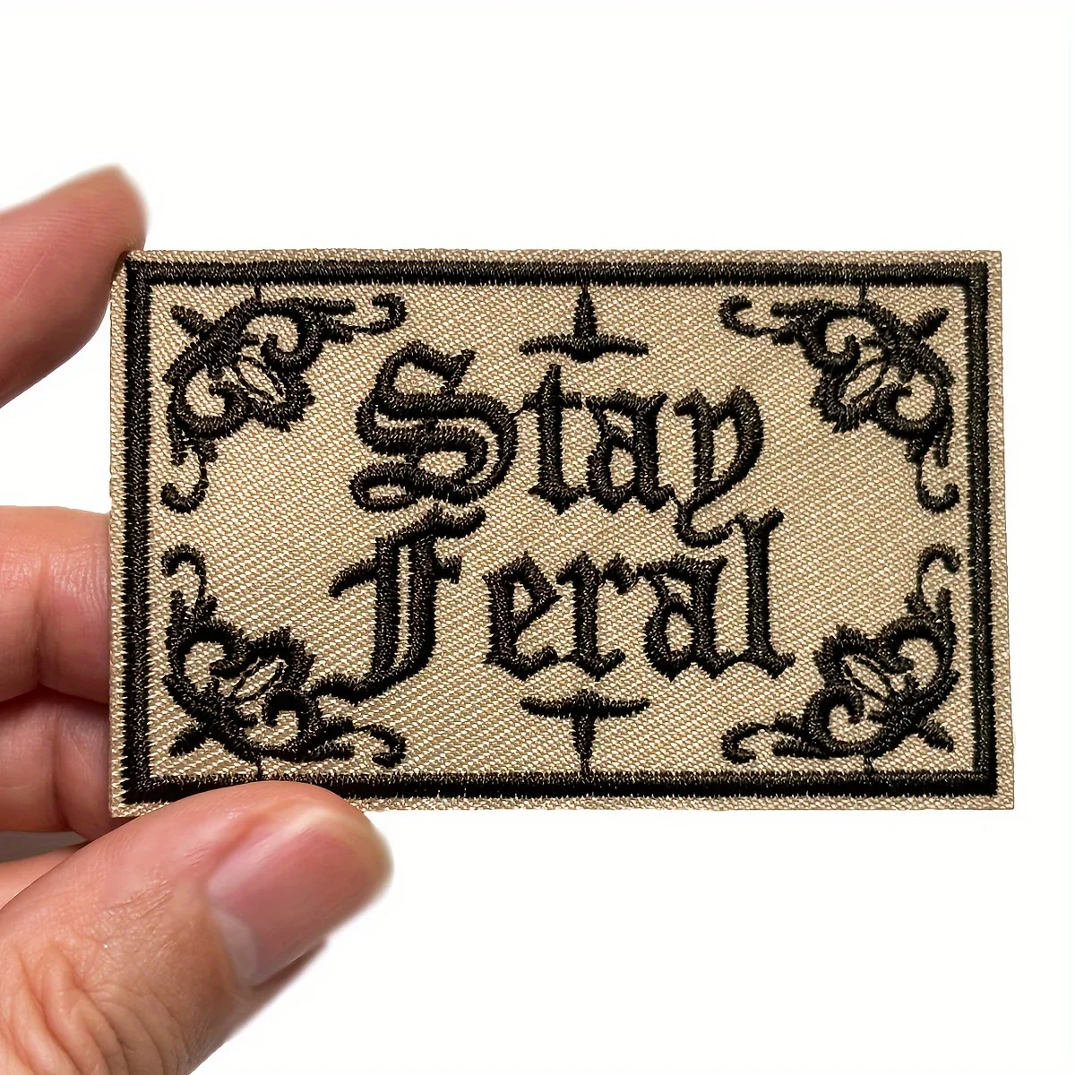 Parche táctico Stay Feral velcro termoadhesivo bordado