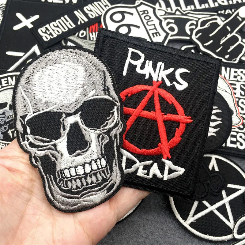 Parches Punk bordados para planchar – apliques blanco y negro - imagen 2