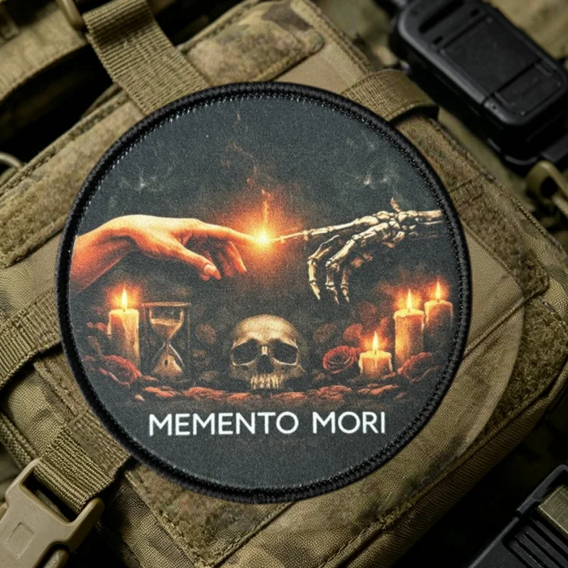 Parche táctico Memento Mori calavera velcro para brazalete y mochila - imagen 4