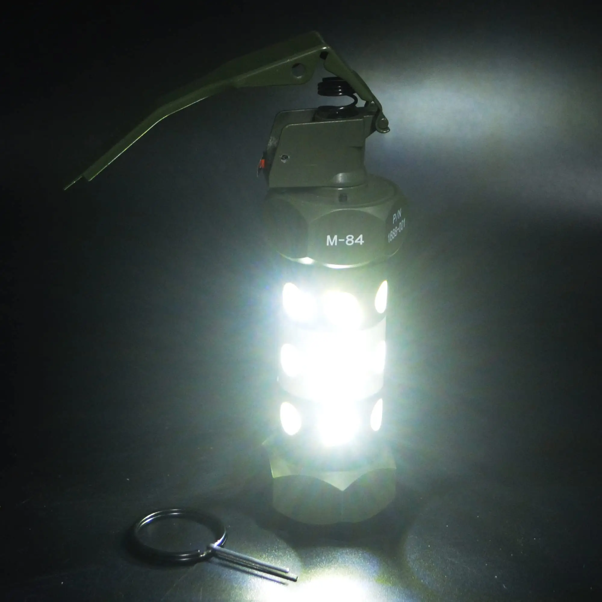 Flashbang luz de emergencia táctica intermitente para acampada