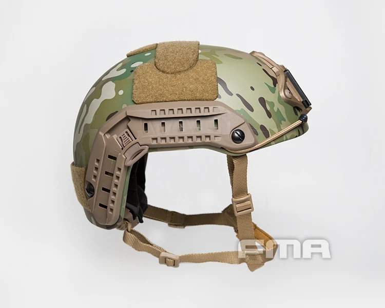 Casco en color Multicam