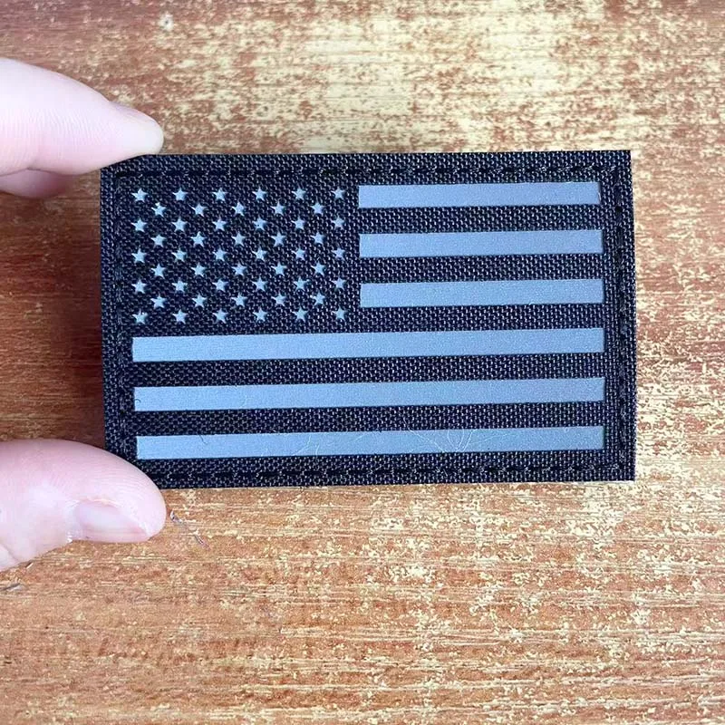 Vista del emblema en uso sobre prenda