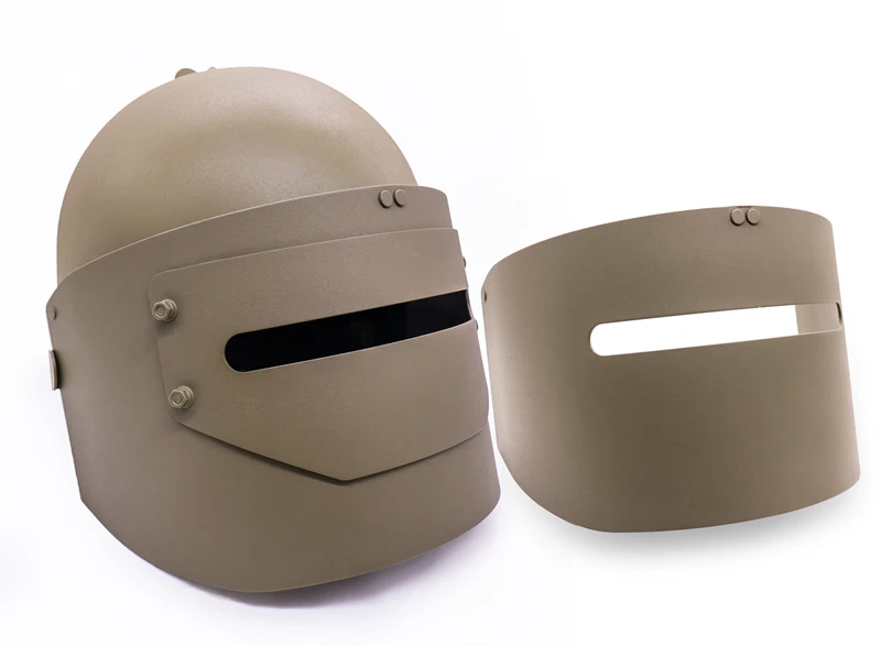 Protector facial metálico en primer plano