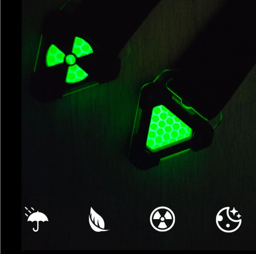 Colgante luminoso triangular – vista frontal