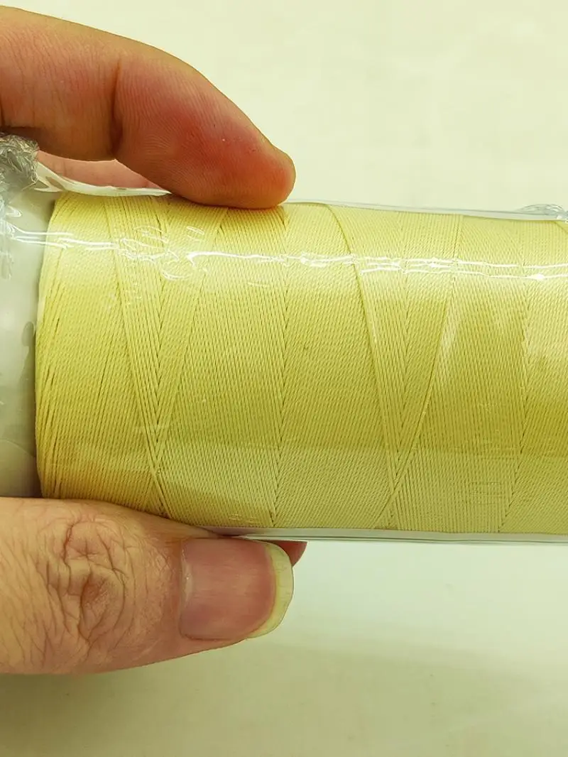 Rollo de hilo de aramida para costura