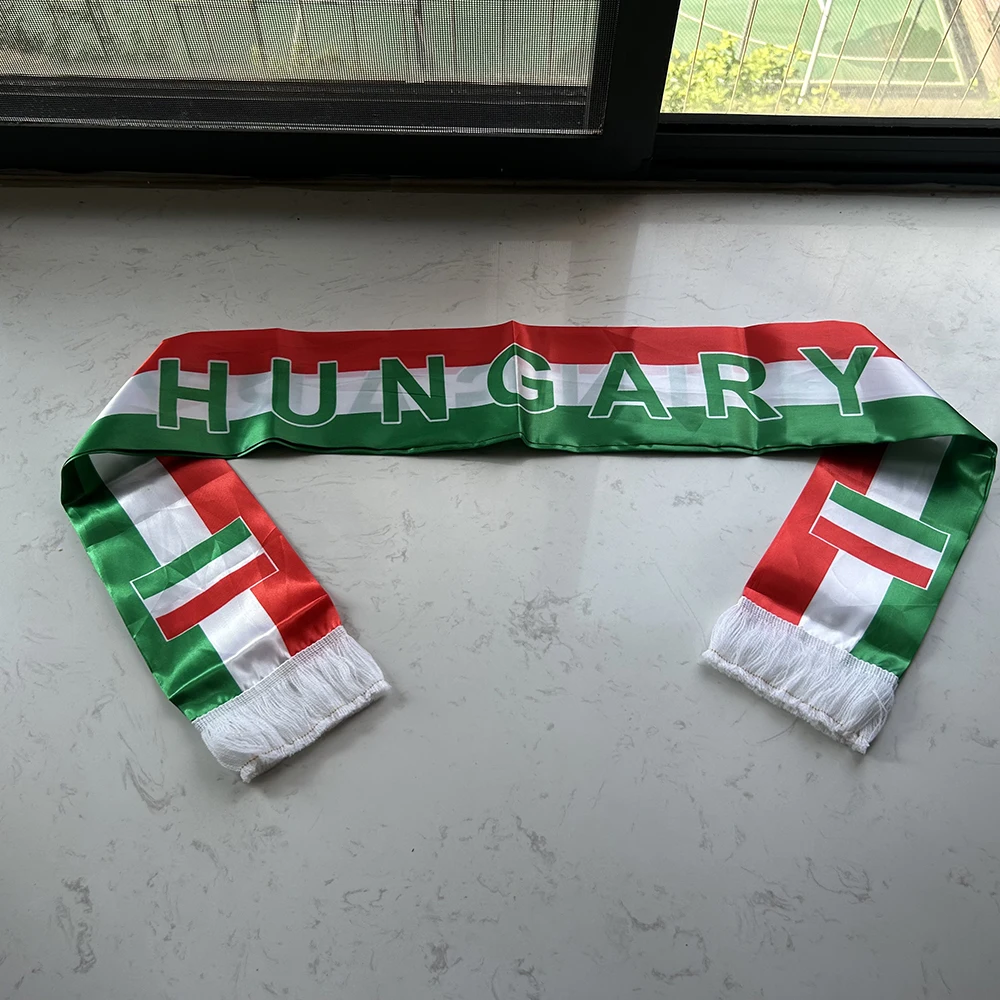 Bufanda bandera húngara de satén estampado doble cara con borlas - imagen 2